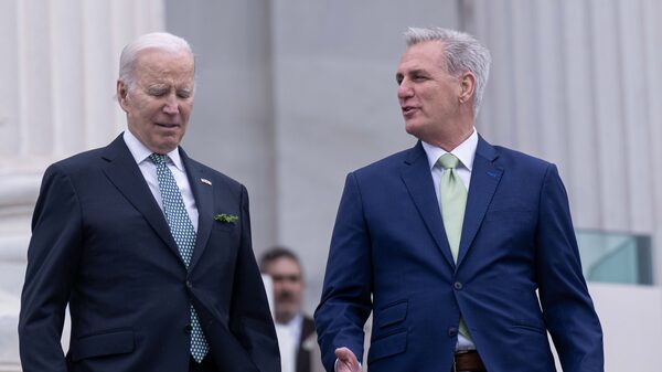 Biden se reúne con McCarthy por techo de deuda en medio de ansiedad en los mercados Biden se reúne con McCarthy por techo de deuda en medio de ansiedad en los mercados