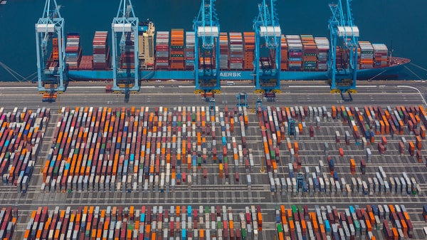 Com ou sem retaliação às tarifas dos EUA, a economia global sentirá as consequências Com ou sem retaliação às tarifas dos EUA, a economia global sentirá as consequências