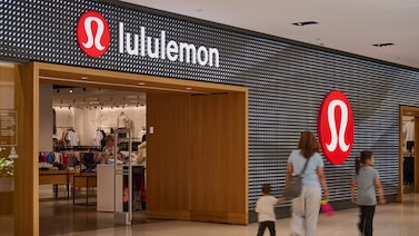 Nuevo analista advierte de más caídas para Lululemon: su acción ha caído 53% este año Nuevo analista advierte de más caídas para Lululemon: su acción ha caído 53% este año