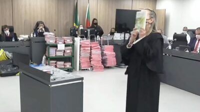 Um advogado pode mesmo sacar uma ‘carta psicografada’ num júri? Um advogado pode mesmo sacar uma ‘carta psicografada’ num júri?