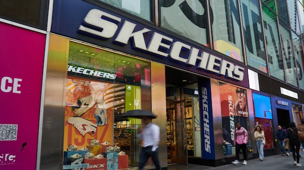 Skechers eleva proposta após hedge funds contestarem venda para a 3G, dizem fontes Skechers eleva proposta após hedge funds contestarem venda para a 3G, dizem fontes