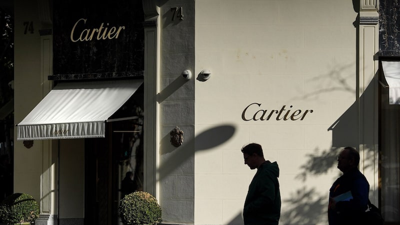 Richemont supera expectativas de vendas no 2º tri com demanda aquecida por joias Richemont supera expectativas de vendas no 2º tri com demanda aquecida por joias