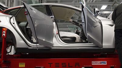 Tesla busca fabricantes locais para fornecer peças à nova fábrica no México Tesla busca fabricantes locais para fornecer peças à nova fábrica no México