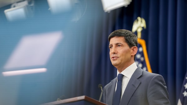 À frente do Fed, Kevin Warsh deve ganhar alívio na inflação com revisão do PCE À frente do Fed, Kevin Warsh deve ganhar alívio na inflação com revisão do PCE