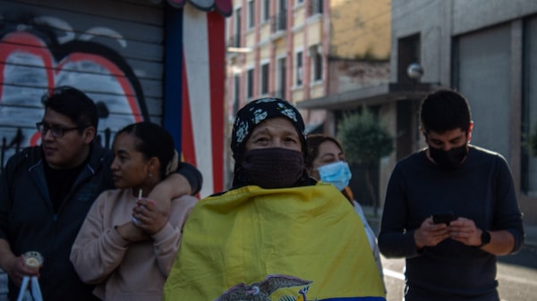 Advierten que, si no baja el gasto, Ecuador puede tener una crisis peor a la de 1998 Advierten que, si no baja el gasto, Ecuador puede tener una crisis peor a la de 1998