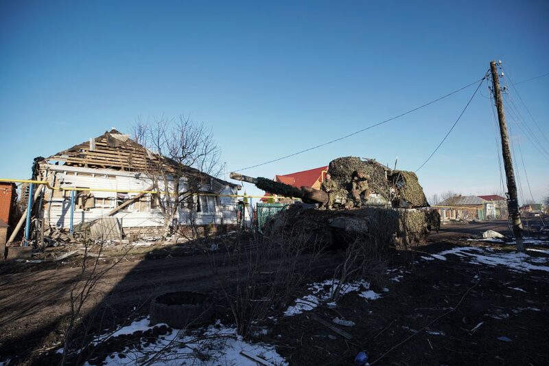 El presidente ruso, Vladimir Putin, felicitó al ejército el sábado en un discurso en vídeo difundido por los medios estatales. La afirmación de Moscú no pudo ser verificada de forma independiente. El presidente ruso, Vladimir Putin, felicitó al ejército el sábado en un discurso en vídeo difundido por los medios estatales. La afirmación de Moscú no pudo ser verificada de forma independiente.