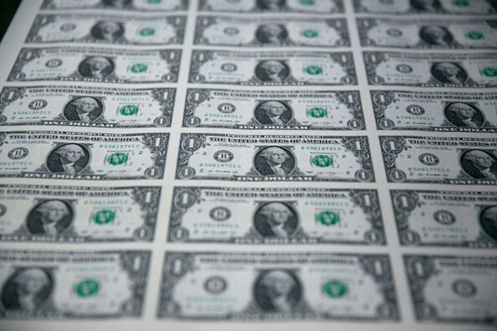El dólar cayó frente a las principales divisas del mundo tras la decisión de Trump. El dólar cayó frente a las principales divisas del mundo tras la decisión de Trump.