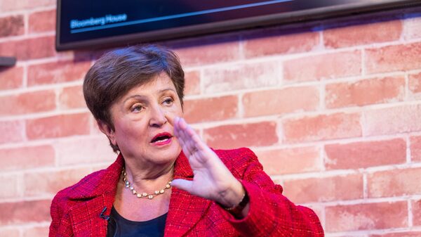 FMI insta a bancos centrales a ignorar presiones políticas y enfocarse en las tasas FMI insta a bancos centrales a ignorar presiones políticas y enfocarse en las tasas