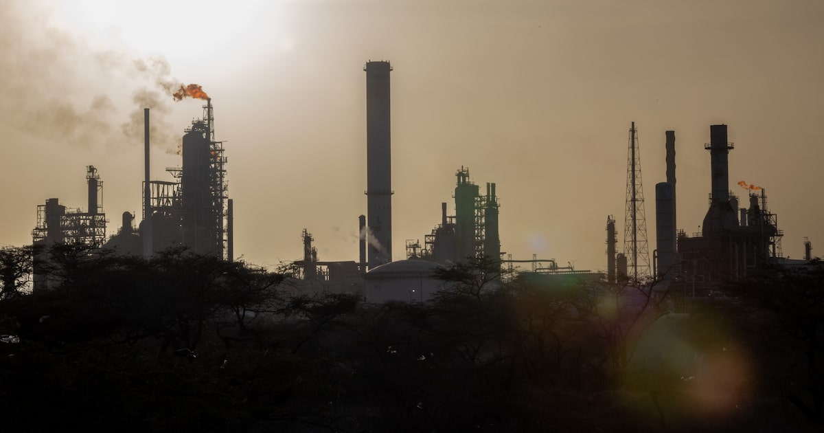 ACUERDO PETROLERO VENEZUELA: BLUE WATER ADQUIERE FILIALES DE MAHA CAPITAL