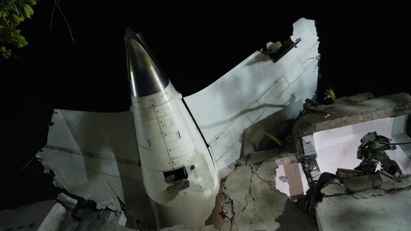 Investigadores encuentran una de las dos cajas negras del Boeing 787 de Air India Investigadores encuentran una de las dos cajas negras del Boeing 787 de Air India