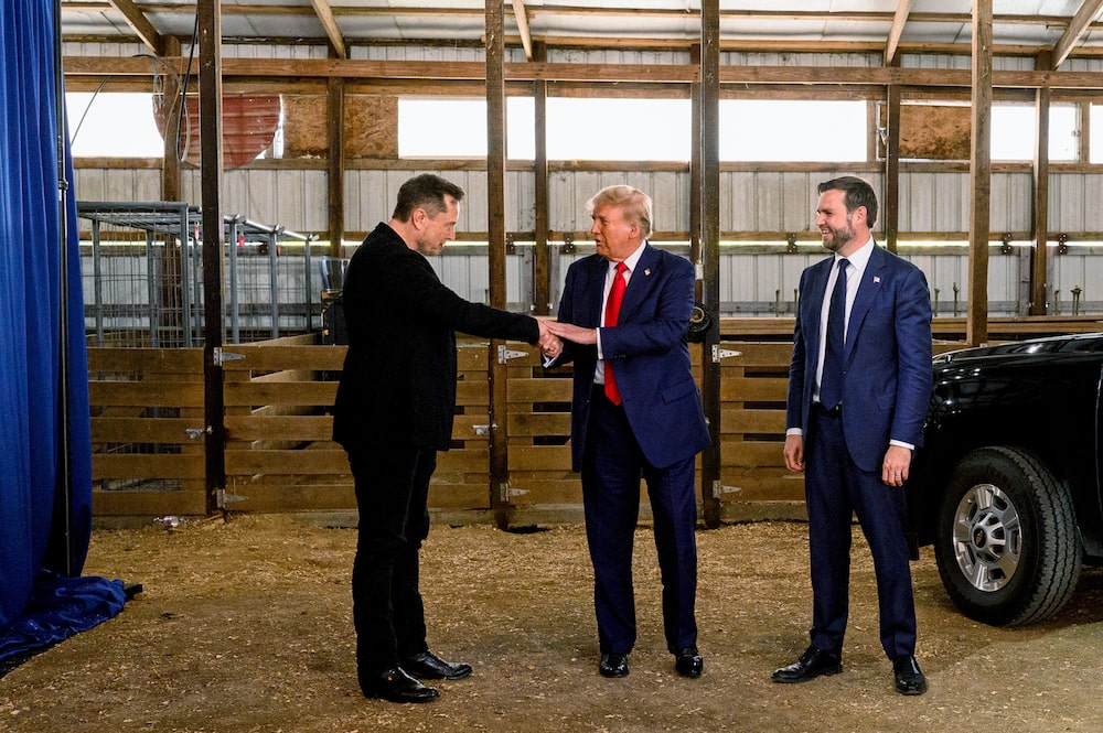 Musk con Donald Trump y JD Vance antes de un acto de campaña en el Butler Farm Show de Pensilvania, en octubre.Fotógrafo: Justin Merriman/Bloomberg Musk con Donald Trump y JD Vance antes de un acto de campaña en el Butler Farm Show de Pensilvania, en octubre.Fotógrafo: Justin Merriman/Bloomberg