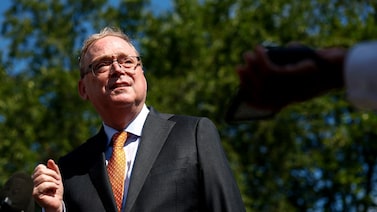 Hassett, asesor de Trump, insta a Powell a abandonar la Junta de la Reserva Federal Hassett, asesor de Trump, insta a Powell a abandonar la Junta de la Reserva Federal