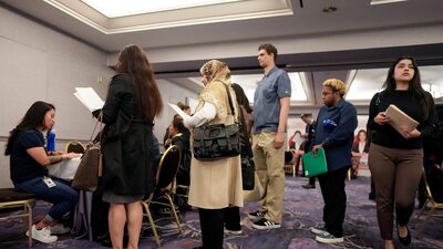 El empleo privado en EE.UU. pierde impulso en octubre, según datos de ADP El empleo privado en EE.UU. pierde impulso en octubre, según datos de ADP