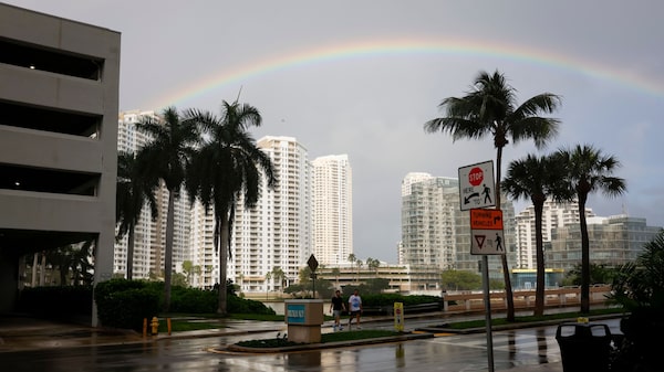 Ricos de América Latina migran sus fortunas a Miami y JPMorgan se beneficia Ricos de América Latina migran sus fortunas a Miami y JPMorgan se beneficia