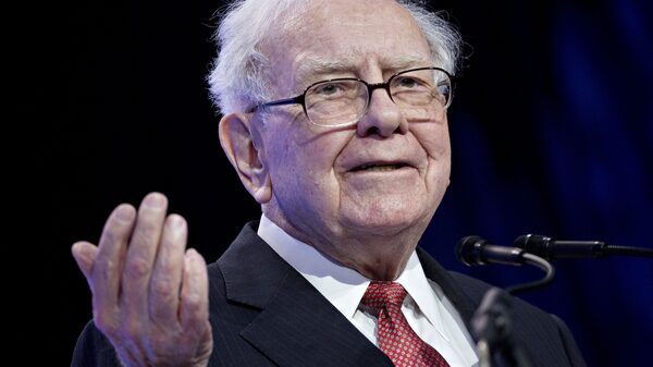Berkshire, de Buffett, alcanza un récord de liquidez y aumenta sus beneficios operativos Berkshire, de Buffett, alcanza un récord de liquidez y aumenta sus beneficios operativos