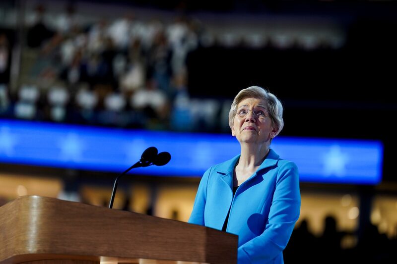La senadora demócrata por Massachusetts Elizabeth Warren, durante la Convención Nacional Demócrata (DNC) en el United Center de Chicago, Illinois, el jueves 22 de agosto de 2024. La senadora demócrata por Massachusetts Elizabeth Warren, durante la Convención Nacional Demócrata (DNC) en el United Center de Chicago, Illinois, el jueves 22 de agosto de 2024.