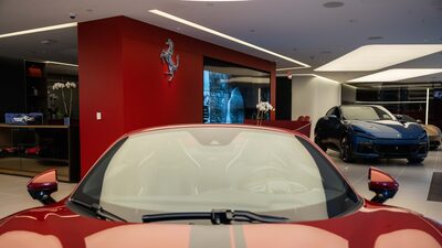 Cliente da Ferrari pode se dar ao luxo de pagar mais caro com tarifas, diz Bernstein Cliente da Ferrari pode se dar ao luxo de pagar mais caro com tarifas, diz Bernstein