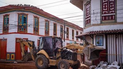 Zonas colombianas devastadas cercanas al epicentro del terremoto se enfrentan a una costosa reconstrucción Zonas colombianas devastadas cercanas al epicentro del terremoto se enfrentan a una costosa reconstrucción