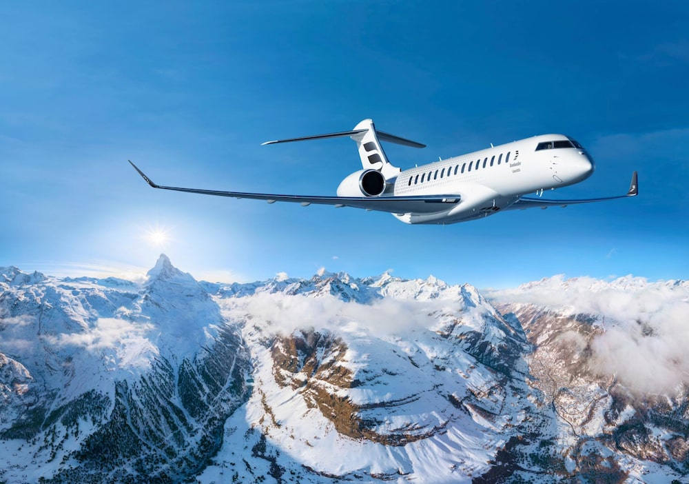 Aeronave mais veloz já produzida pela fabricante canadense voa acima de 14 mil km sem escalas, suficiente para ligar São Paulo a Dubai e Vancouver em voos diretos. O modelo será exposto entre 21 e 23 de maio na quinta edição da feira do setor. Aeronave mais veloz já produzida pela fabricante canadense voa acima de 14 mil km sem escalas, suficiente para ligar São Paulo a Dubai e Vancouver em voos diretos. O modelo será exposto entre 21 e 23 de maio na quinta edição da feira do setor.