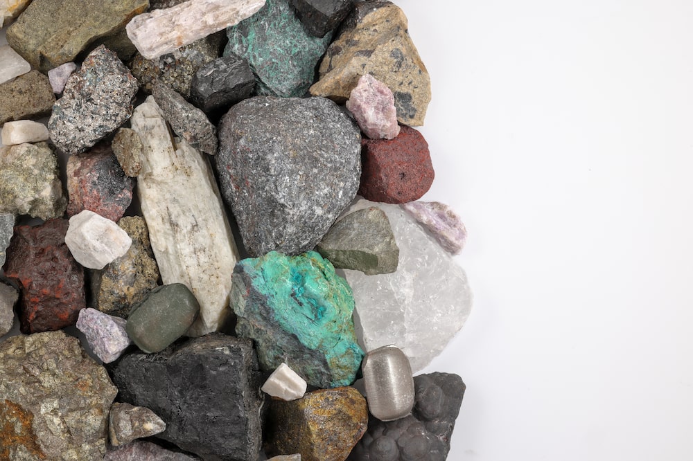 Mezcla, variedad de minerales críticos, materias primas. Requerido para la tecnología moderna, como paneles solares, semiconductores, turbinas eólicas, baterías, transporte. La mía, la minería. Copiar espacio Mezcla, variedad de minerales críticos, materias primas. Requerido para la tecnología moderna, como paneles solares, semiconductores, turbinas eólicas, baterías, transporte. La mía, la minería. Copiar espacio