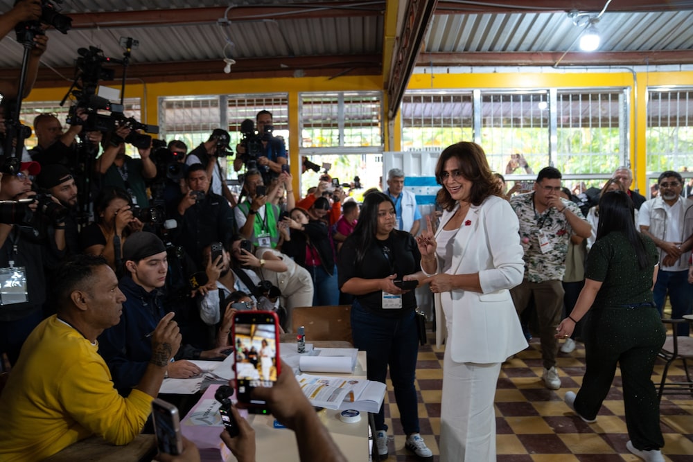 Rixi Moncada durante su votación en Tegucigalpa, el 30 de noviembre. Foto: Tomas Ayuso/Bloomberg Rixi Moncada durante su votación en Tegucigalpa, el 30 de noviembre. Foto: Tomas Ayuso/Bloomberg