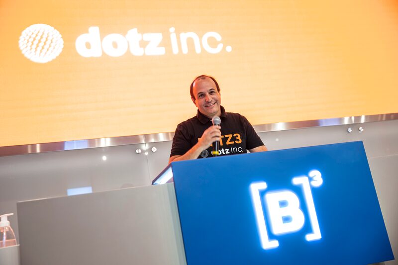 Roberto Chade, CEO da Dotz, na estreia das ações da companhia na B3 Roberto Chade, CEO da Dotz, na estreia das ações da companhia na B3