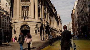 Activos chilenos tocan máximos tras triunfo de Kast, pero revierten tendencia en la jornada Activos chilenos tocan máximos tras triunfo de Kast, pero revierten tendencia en la jornada