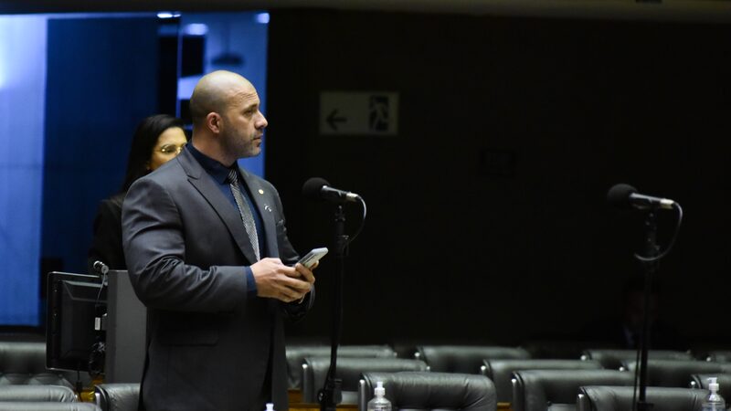 Perdoado, Daniel Silveira continua sem cargo e inelegível, diz Alexandre de Moraes Perdoado, Daniel Silveira continua sem cargo e inelegível, diz Alexandre de Moraes