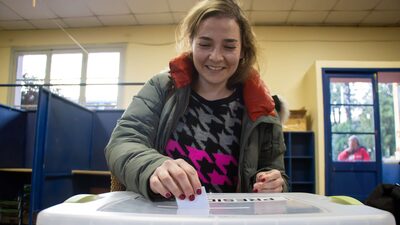 Cómo doblar el voto para la elecciones en Chile este domingo Cómo doblar el voto para la elecciones en Chile este domingo
