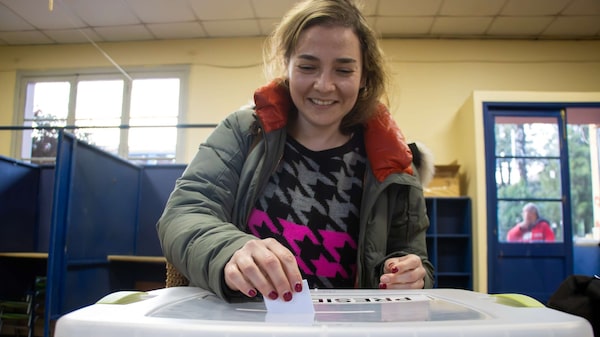 Cómo doblar el voto para la elecciones en Chile este domingo Cómo doblar el voto para la elecciones en Chile este domingo