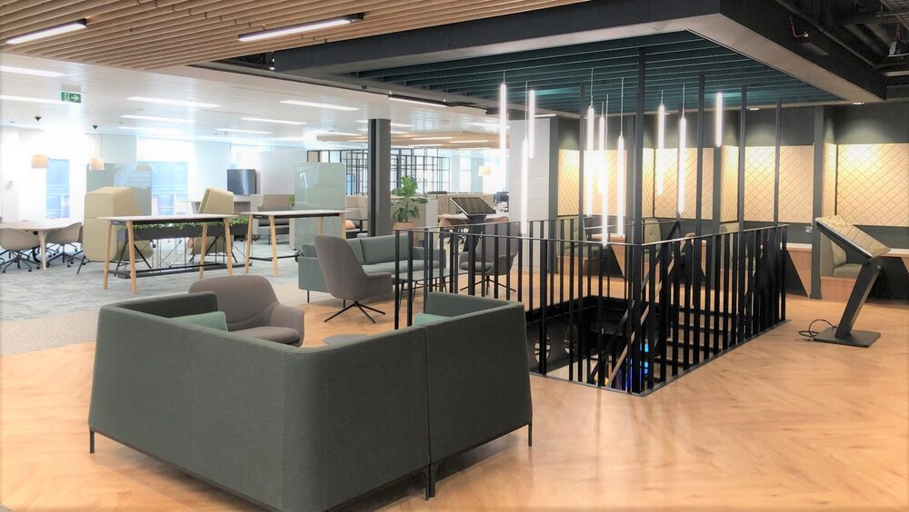 Um espaço de trabalho colaborativo no novo escritório da Arcadis em Londres.Fonte: Arcadis Um espaço de trabalho colaborativo no novo escritório da Arcadis em Londres.Fonte: Arcadis