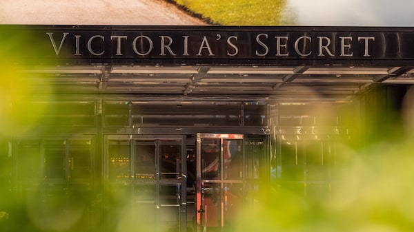 Retorno de desfile da Victoria’s Secret mostra desejo por volta às raízes Retorno de desfile da Victoria’s Secret mostra desejo por volta às raízes