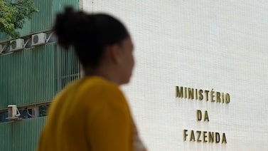 Brasil intervine en el mercado de bonos mientras el precio del petróleo se mantiene al alza Brasil intervine en el mercado de bonos mientras el precio del petróleo se mantiene al alza