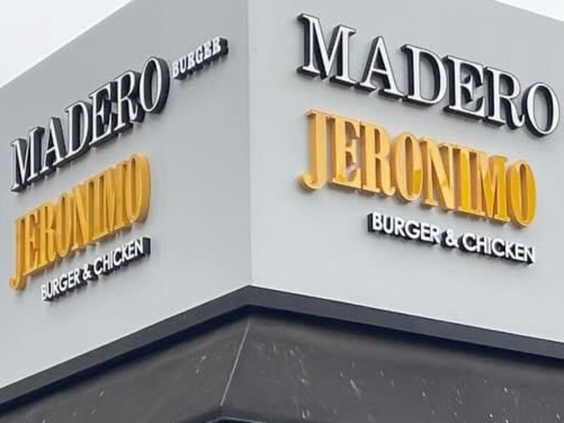 Unidade de operação híbrida do Madero e Jeronino na Oscar Freire Unidade de operação híbrida do Madero e Jeronino na Oscar Freire