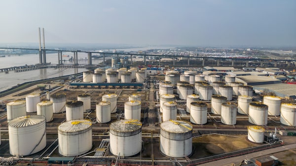 Trump dice que Irán está retirando las minas marinas del estrecho de Ormuz Trump dice que Irán está retirando las minas marinas del estrecho de Ormuz