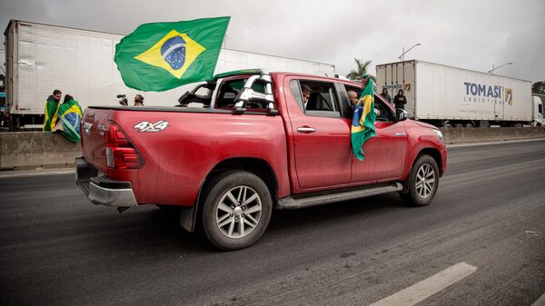 Brazil Protesters Lift Truck Blockades After Bolsonaro Orders Transition Brazil Protesters Lift Truck Blockades After Bolsonaro Orders Transition
