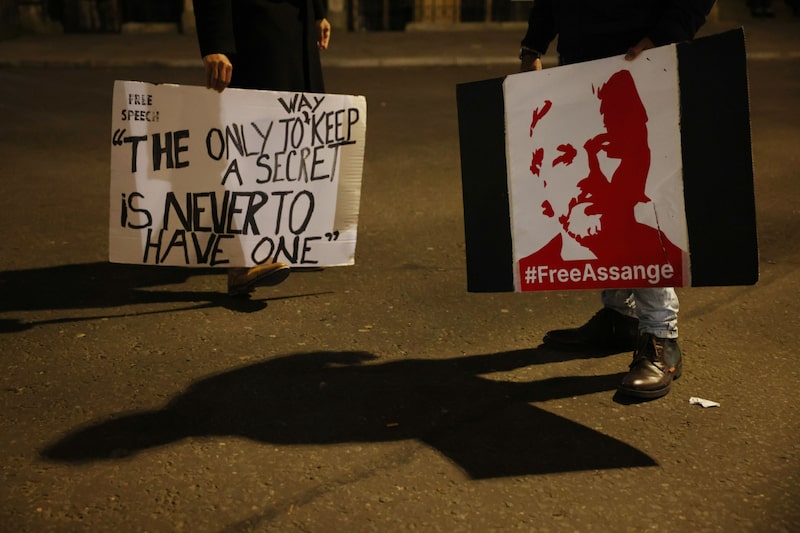 Assange Makes Last Ditch UK Appeal Against US Extradition Assange Makes Last Ditch UK Appeal Against US Extradition
