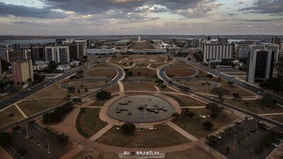 Brasília em off: a resistência a Meirelles na campanha de Lula Brasília em off: a resistência a Meirelles na campanha de Lula