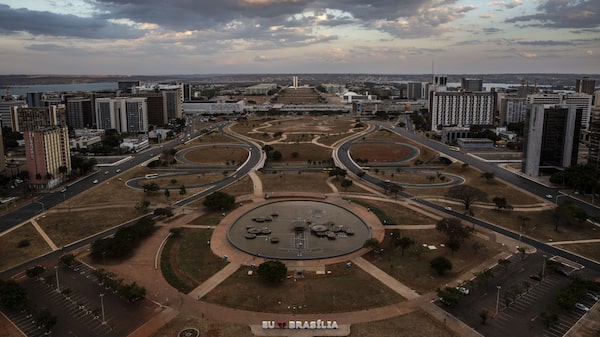 Brasília em off: a resistência a Meirelles na campanha de Lula Brasília em off: a resistência a Meirelles na campanha de Lula