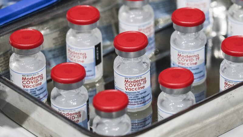Moderna, promessa da indústria de vacinas, agora corta US$ 1,1 bi e reduz pesquisas Moderna, promessa da indústria de vacinas, agora corta US$ 1,1 bi e reduz pesquisas
