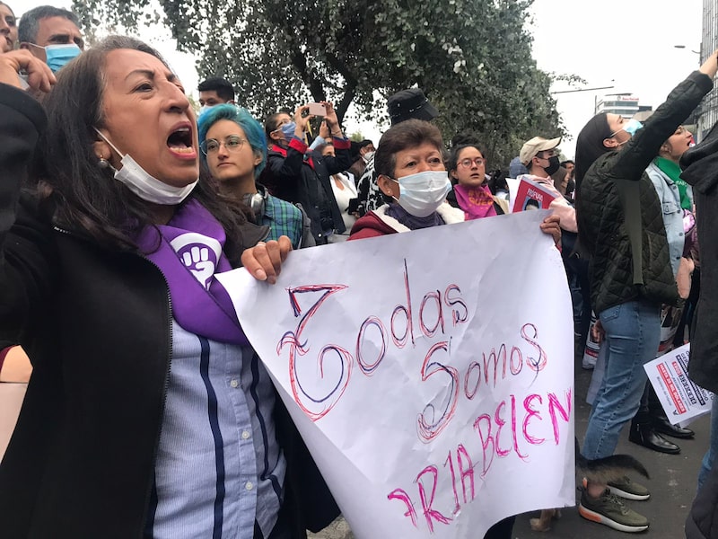 Este 21 de septiembre miles de ciudadanos se dieron cita frente a la Comandacia de Policía para reclamar justicia por el atroz asesinato. Este 21 de septiembre miles de ciudadanos se dieron cita frente a la Comandacia de Policía para reclamar justicia por el atroz asesinato.