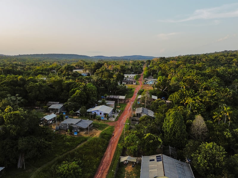Vista aérea do Quilombo Cachoeira Porteira, no qual há um projeto  de crédito de carbono implementado pela Systemica Vista aérea do Quilombo Cachoeira Porteira, no qual há um projeto  de crédito de carbono implementado pela Systemica