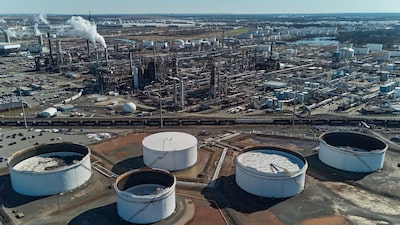 Crudo recorta pérdidas tras informe de que EE.UU. no escoltó petrolero en estrecho de Ormuz Crudo recorta pérdidas tras informe de que EE.UU. no escoltó petrolero en estrecho de Ormuz