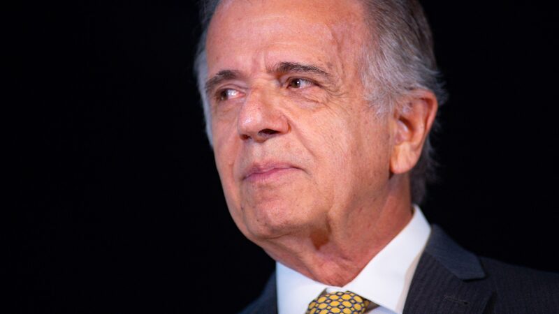 Ministro da Defesa busca justiça e pacificação após invasões de manifestantes Ministro da Defesa busca justiça e pacificação após invasões de manifestantes