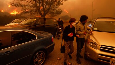 Incendio en Los Ángeles: miles de personas evacúan y peligrosos vientos azotan la región Incendio en Los Ángeles: miles de personas evacúan y peligrosos vientos azotan la región