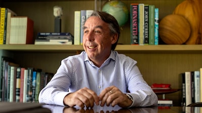 Emilio Azcárraga vende parte de sus acciones en Televisa a principales directivos por MXN$1.926 millones Emilio Azcárraga vende parte de sus acciones en Televisa a principales directivos por MXN$1.926 millones