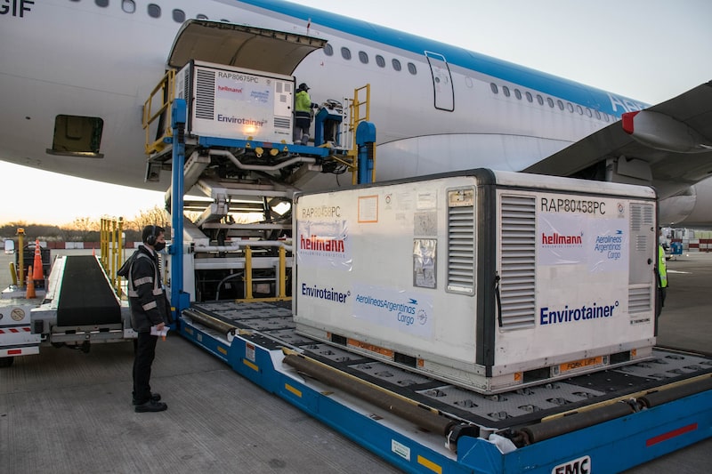 Hoy arriban 819.200 dosis de Sinopharm y 381.000 de AstraZeneca Hoy arriban 819.200 dosis de Sinopharm y 381.000 de AstraZeneca