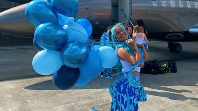 Karol G suma Crocs al portafolio de su imperio millonario Karol G suma Crocs al portafolio de su imperio millonario