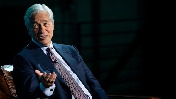 JPMorgan eleva el salario de su CEO, Jamie Dimon, hasta US$43 millones JPMorgan eleva el salario de su CEO, Jamie Dimon, hasta US$43 millones