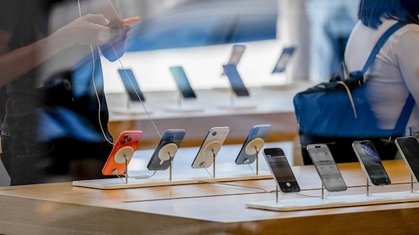 Senadores de EE.UU. instan a Apple a no comprar chips de firmas chinas vetadas Senadores de EE.UU. instan a Apple a no comprar chips de firmas chinas vetadas